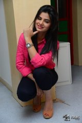 Kamna Ranawat At Radio Mirchi